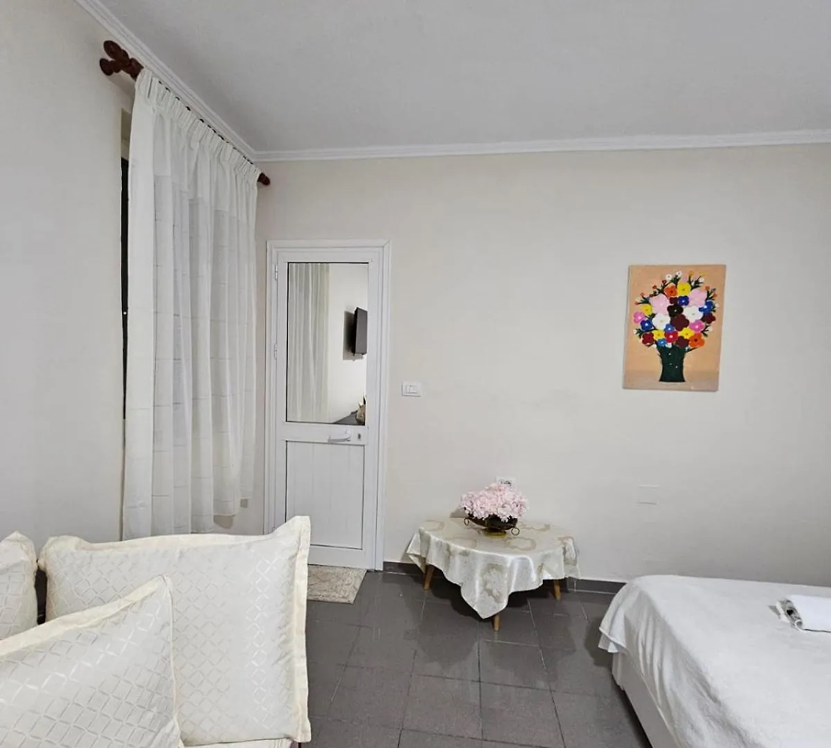 Apartment Endi City Centre Room Tirana
